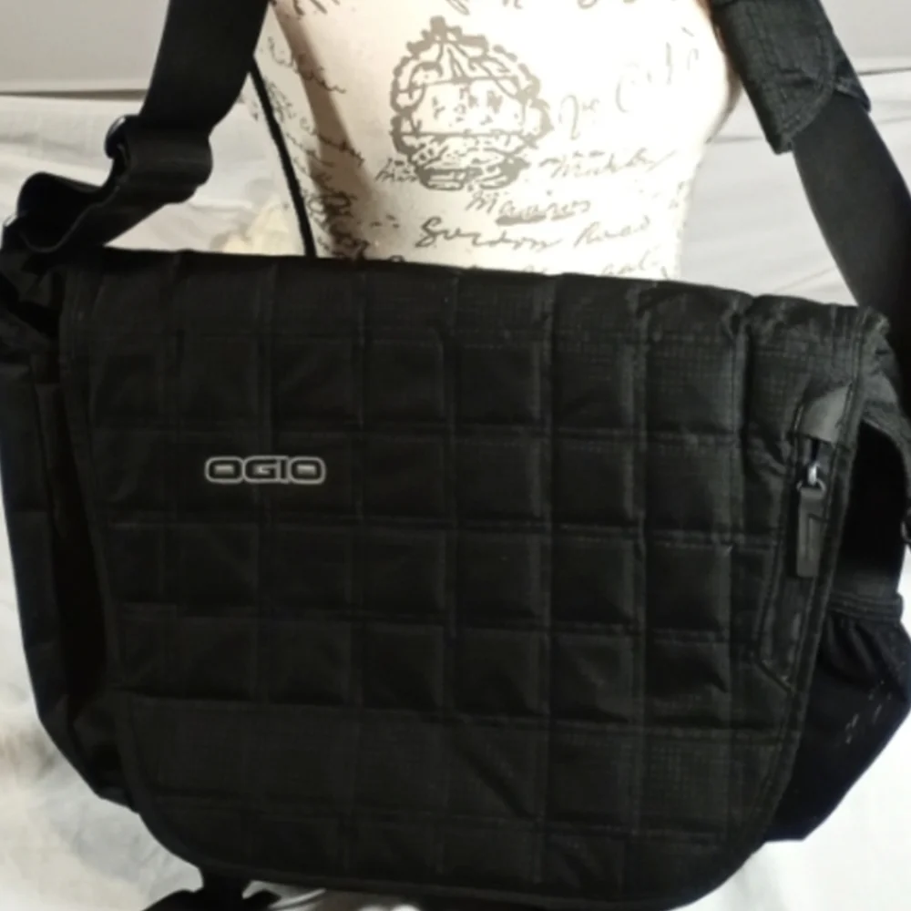 OGIO laptop messenger bag